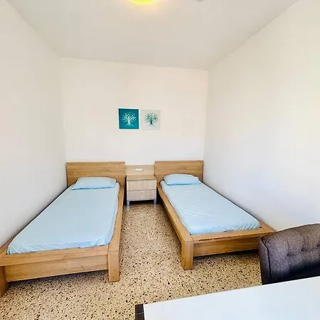 In With Private Bathroom And Roof. * Sliema
