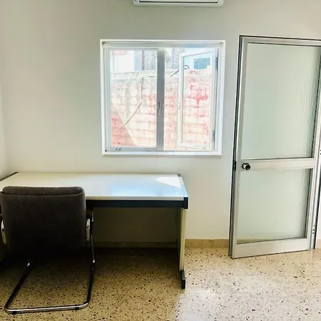 In With Private Bathroom And Roof. Appartamento Sliema
