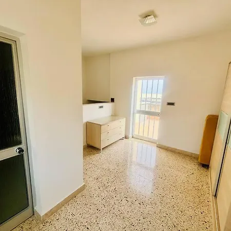 In With Private Bathroom And Roof. Appartamento *