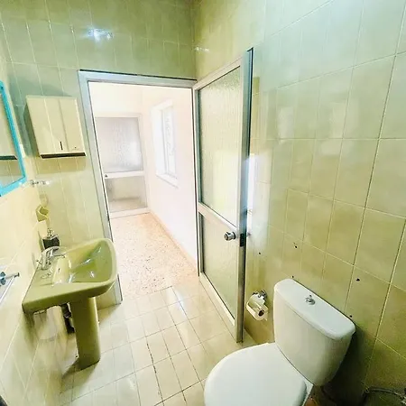 In With Private Bathroom And Roof. Appartamento Sliema